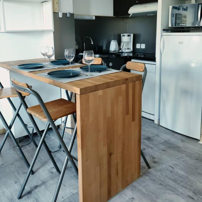 Appartement Dans Residence Avec Piscine La Londe-les-Maures Dış mekan fotoğraf