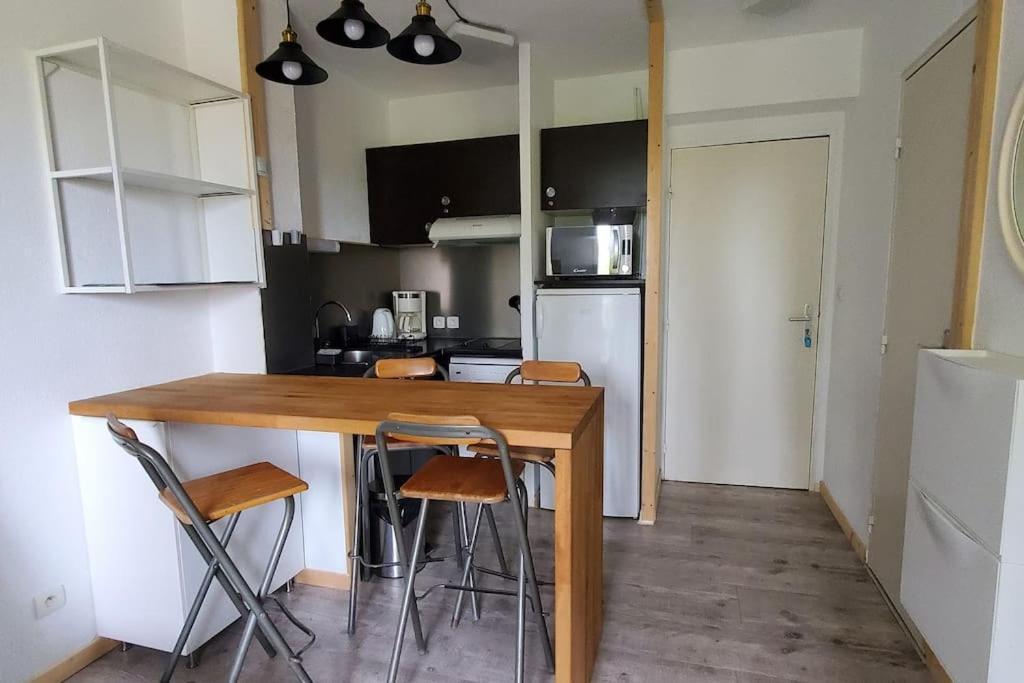Appartement Dans Residence Avec Piscine La Londe-les-Maures Dış mekan fotoğraf